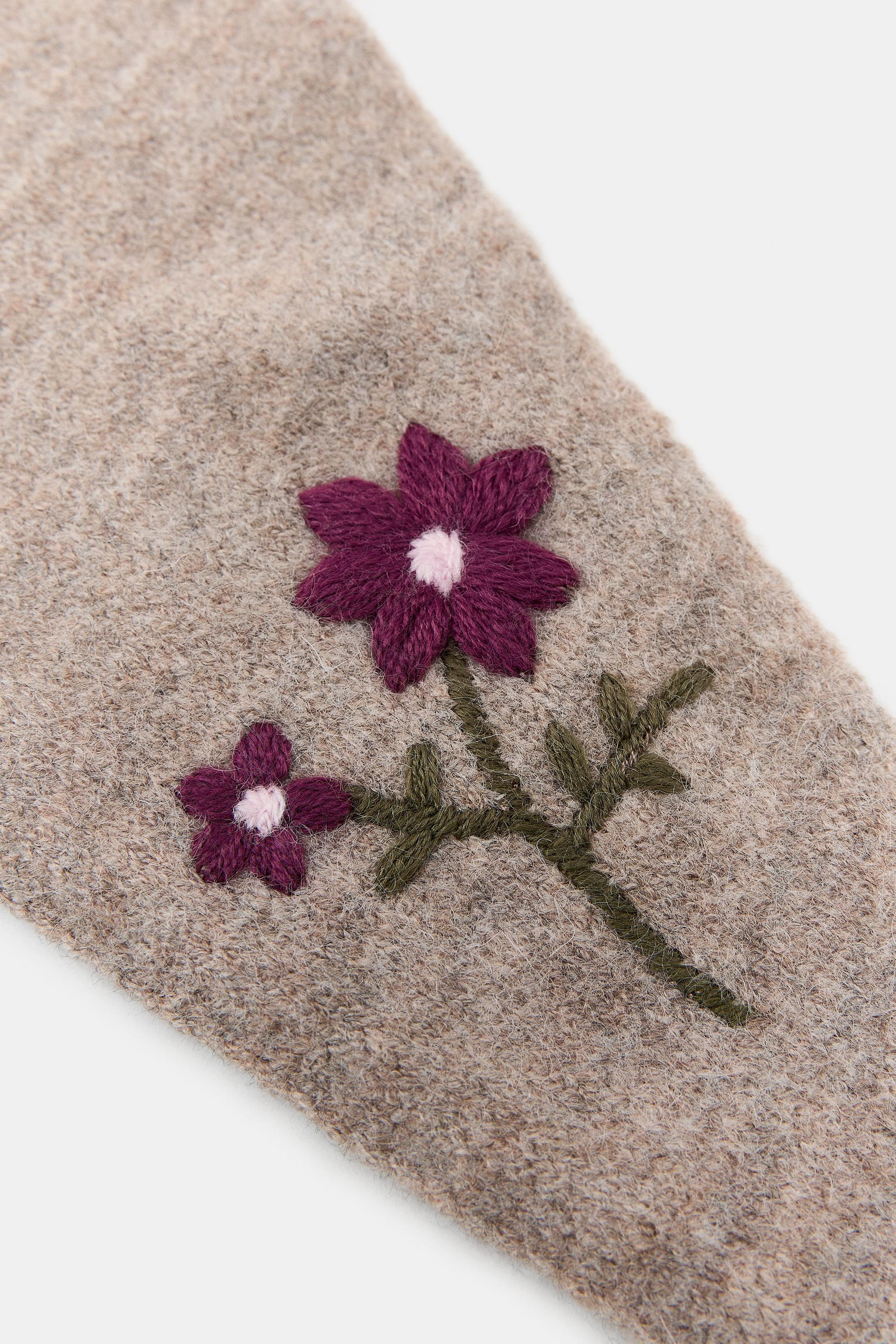 KNIT FLORAL EMBROIDERED BANDANA